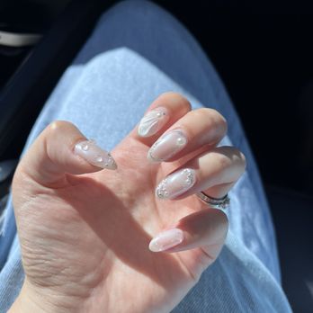 Lumi Nail Studio - Nail Salons Near Me - Pasadena, California