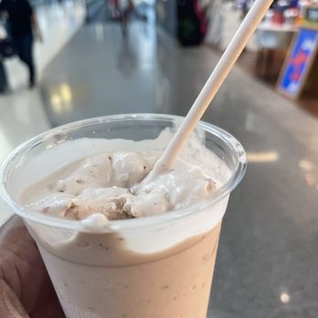 Silver Diner - Strawberry Milkshake... - Diners Near Me - Baltimore, Maryland Silver Diner - Strawberry Milkshake... - Diners Near Me - Baltimore, Maryland