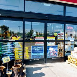 Tractor Supply - Entrance