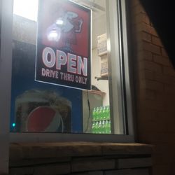 Little Caesars - Drive thru only sign