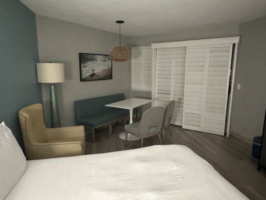 Shoreline Inn by null