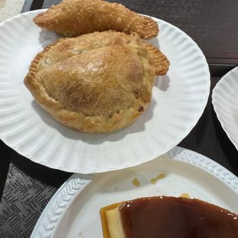 La Nueva Bakery - Bakeries Near Me - Jackson Heights, New York