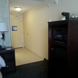Fridge microwave coffee maker (king room) Fridge microwave coffee maker (king room)