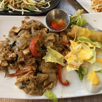 Fire Tiger Thai Food - Drunken Noodle, papaya salad and cashew chicken. It was good. Service was good. Flavorful. - Thai Near Me - Whittier, California Fire Tiger Thai Food - Drunken Noodle, papaya salad and cashew chicken. It was good. Service was good. Flavorful. - Thai Near Me - Whittier, California