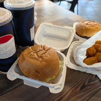 Machado Burgers - Avocado double burger - Burgers Near Me - Santa Rosa, California Machado Burgers - Avocado double burger - Burgers Near Me - Santa Rosa, California