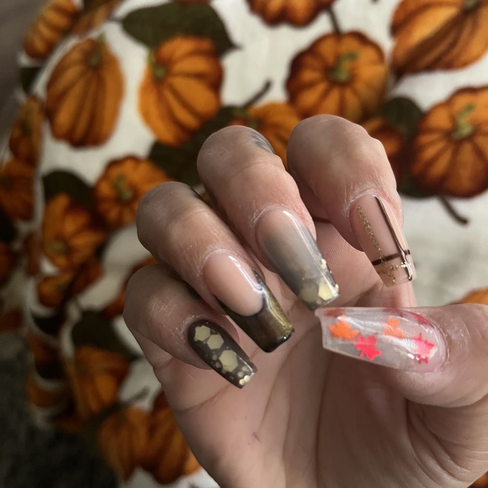 Bella Nails & Spa - Hugeeeeee thumb nail that he wouldn't cut - Nail Salons Near Me - Tracy, California Bella Nails & Spa - Hugeeeeee thumb nail that he wouldn't cut - Nail Salons Near Me - Tracy, California