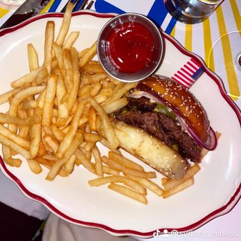 Le Diplomate - Split burger and fries that rival McDonalds - Brasseries Near Me - Washington, DC, District of Columbia Le Diplomate - Split burger and fries that rival McDonalds - Brasseries Near Me - Washington, DC, District of Columbia