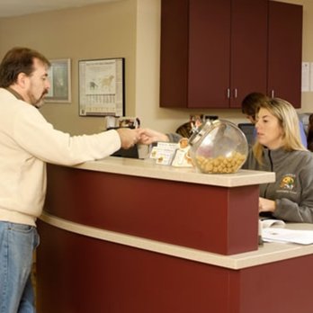 Weston Veterinary Clinic - Veterinarians Near Me - Weston, Massachusetts Weston Veterinary Clinic - Veterinarians Near Me - Weston, Massachusetts
