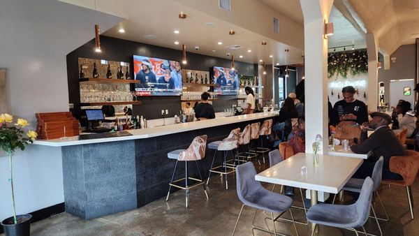 1010 Wine and Events by null