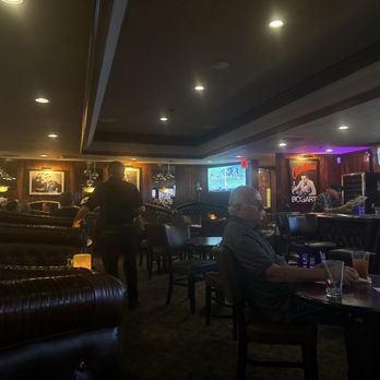 Keno's Restaurant Anaheim Hills - Inside - American Near Me - Anaheim, California Keno's Restaurant Anaheim Hills - Inside - American Near Me - Anaheim, California