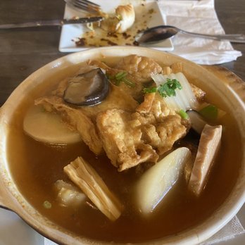 Unit Su Vege - 21. Eight Treasure Bean Curd Clay Pot ($17) - Vegetarian Near Me - Philadelphia, Pennsylvania Unit Su Vege - 21. Eight Treasure Bean Curd Clay Pot ($17) - Vegetarian Near Me - Philadelphia, Pennsylvania