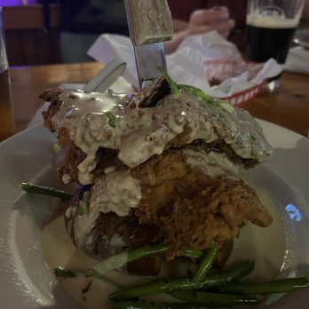 Herbie's Bar and Chowder House - Smashed Fried Chicken - Bars Near Me - Marathon, Florida