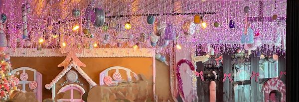 Lola's Lakehouse by null