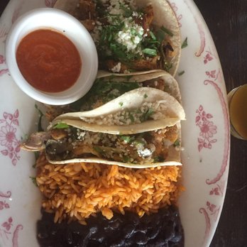 El Camino - Spicy Chicken Tacos, rice and smoked black Smoky Black Beans - Cocktail Bars Near Me - Delray Beach, Florida El Camino - Spicy Chicken Tacos, rice and smoked black Smoky Black Beans - Cocktail Bars Near Me - Delray Beach, Florida