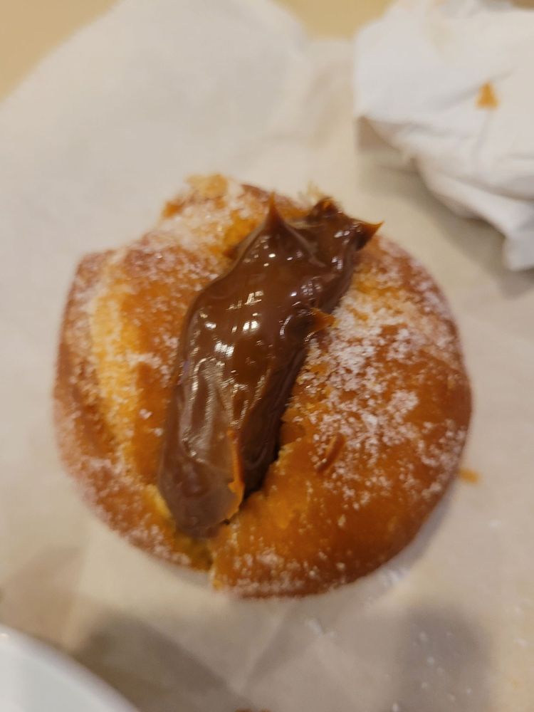 Milanos Bakery Image