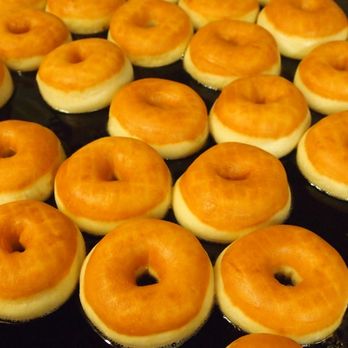 Donut Palace - They are getting readyyyyy - Donuts Near Me - Dallas, Texas