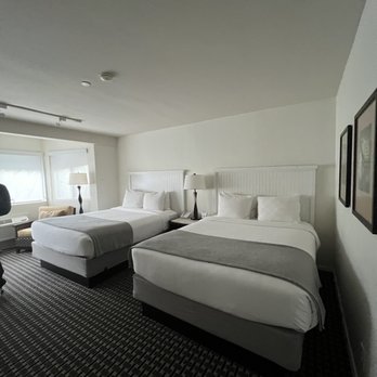 The Lodge at Tiburon - Room - Hotels Near Me - Tiburon, California