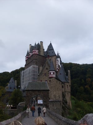 Eltz Castle by null