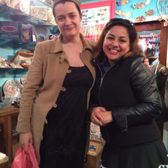 Loja 58 - Happy customer on the right. - Arts & Crafts Near Me - Lisbon, 11