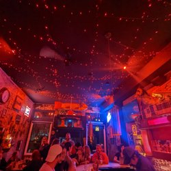 Uncle Leo's - View of entrance and seating