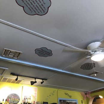 Daydreamers - Nice decor details - Breakfast & Brunch Near Me - Safety Harbor, Florida