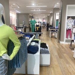 LOFT - Store entrance.