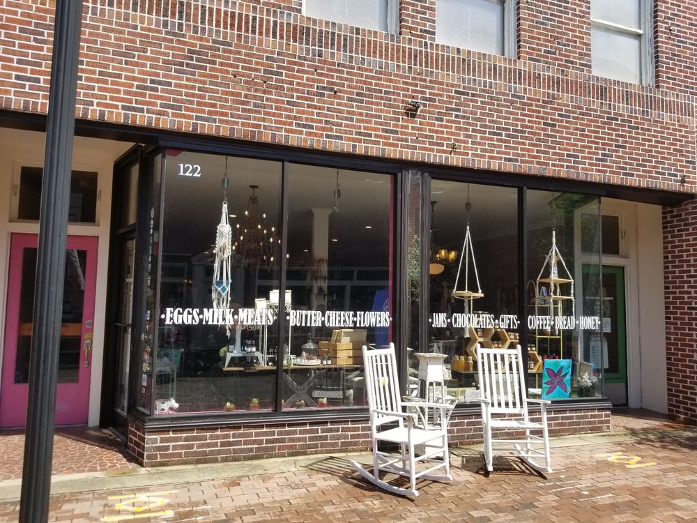 THE DOWNTOWN MARKET Updated August 2024 200 Hay St, Fayetteville