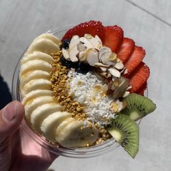 Mountain Berry Bowls - Kalispell - Big Mountain Bowl added almonds