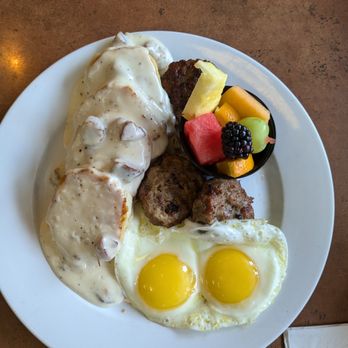 Linn's Restaurant - Country Breakfast ($18) - American Near Me - Cambria, California