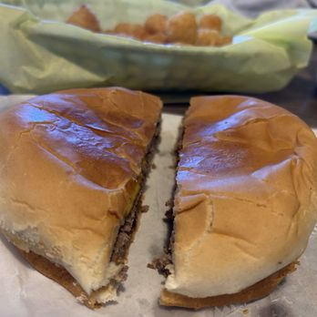 Beavers Bend Restaurant - Cheeseburger with tots - Breakfast & Brunch Near Me - Broken Bow, Oklahoma