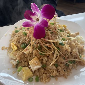 El Rincón De Jorgito - Chaufa de Pollo (fried rice with chicken and egg) - Peruvian Near Me - San Francisco, California El Rincón De Jorgito - Chaufa de Pollo (fried rice with chicken and egg) - Peruvian Near Me - San Francisco, California