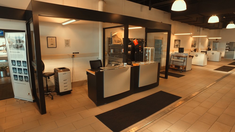 PORSCHE FARMINGTON HILLS Updated September 2024 28 Photos 37911