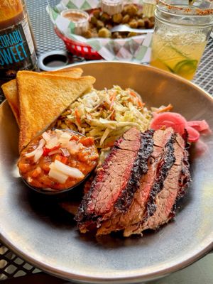 Slow Groovin BBQ by null