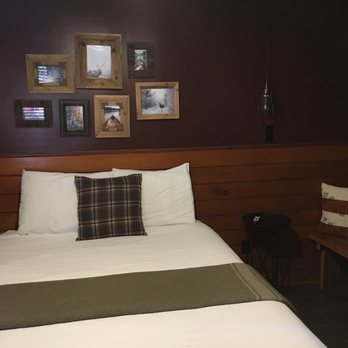 Noon Lodge at Mallard Bay - Big Bear Lake, CA