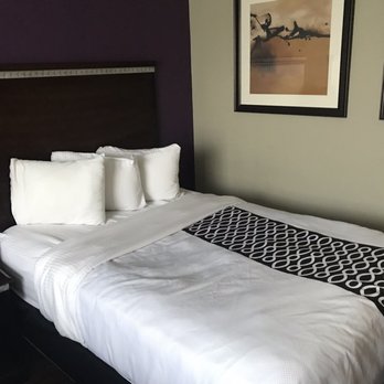 La Quinta by Wyndham - The bed was clean and very comfortable! - Hotels Near Me - Indianapolis, Indiana