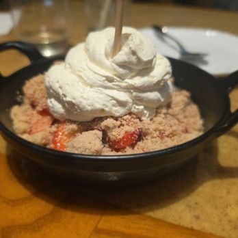 Garden Grill Restaurant - Gluten free apple crumble - American Near Me - Lake Buena Vista, Florida