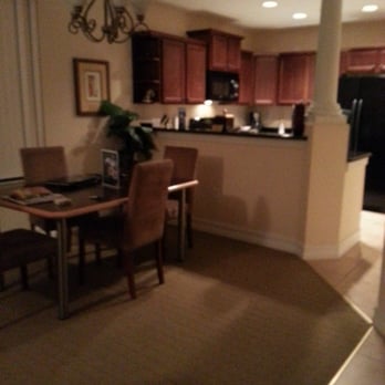 Emerald Greens Condo Resort - dining area and kitchen - Resorts Near Me - Tampa, Florida Emerald Greens Condo Resort - dining area and kitchen - Resorts Near Me - Tampa, Florida