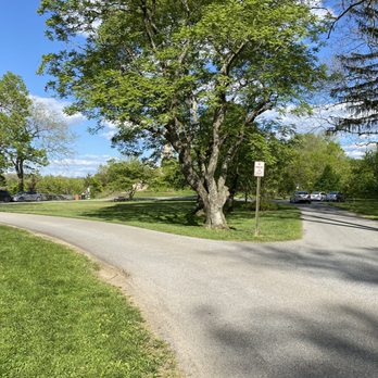 James Rumsey Monument - Parking area - Landmarks & Historical Buildings Near Me - Shepherdstown, West Virginia