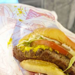 Fatburger & Buffalo's Express - Good burger with big single patty