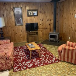 South Fork Lodge & RV - Cabin 4 Pink Room