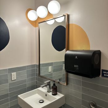 Redstraw - Restroom - Bubble Tea Near Me - Irvine, California Redstraw - Restroom - Bubble Tea Near Me - Irvine, California