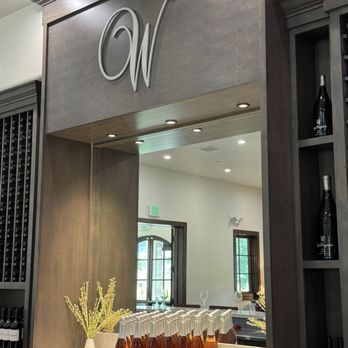 Wellington Cellars - Tasting bar - Wineries Near Me - Glen Ellen, California