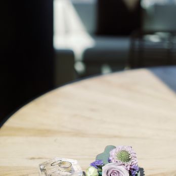 Carmel Florist - Boutonnières.. groom flower pin - Florists Near Me - Charlotte, North Carolina Carmel Florist - Boutonnières.. groom flower pin - Florists Near Me - Charlotte, North Carolina