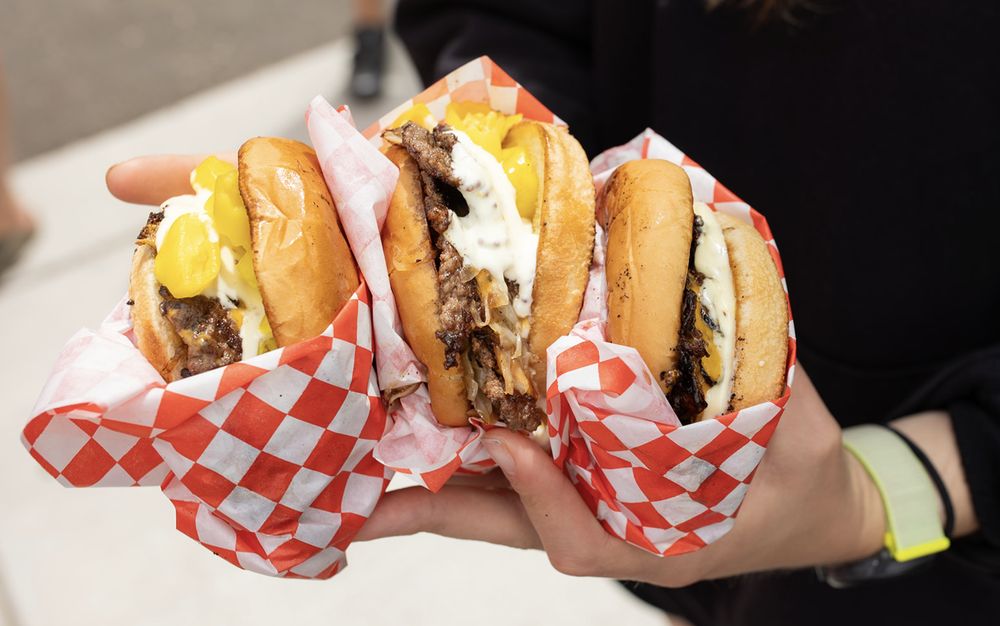 Girls Who Smash Logo