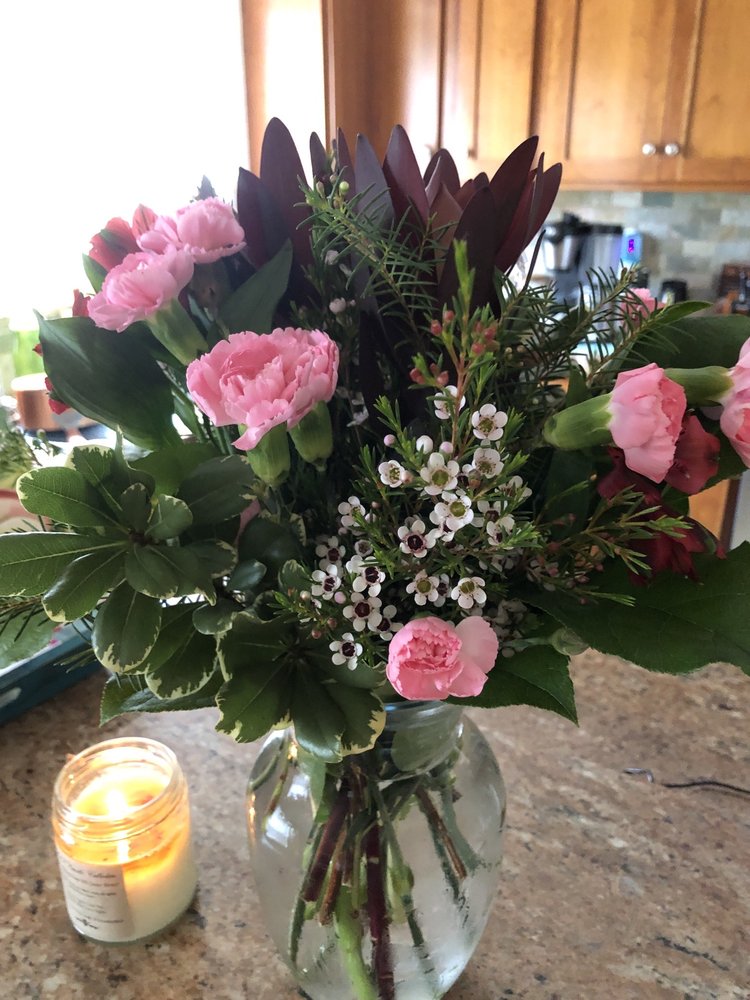 FLOWERS BY VERONICA Updated September 2024 12 Photos 51 N Main St