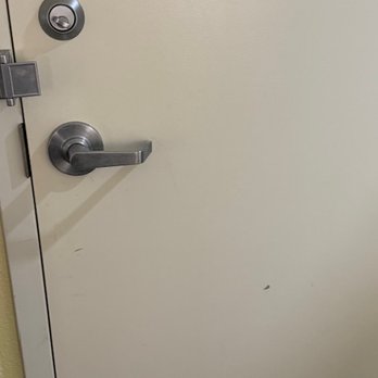 Home2 Suites by Hilton Cartersville - Filthy door - Hotels Near Me - Cartersville, Georgia Home2 Suites by Hilton Cartersville - Filthy door - Hotels Near Me - Cartersville, Georgia