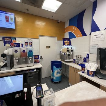 Auntie Anne's - Drinks , pickup counter - Bakeries Near Me - Ontario, California