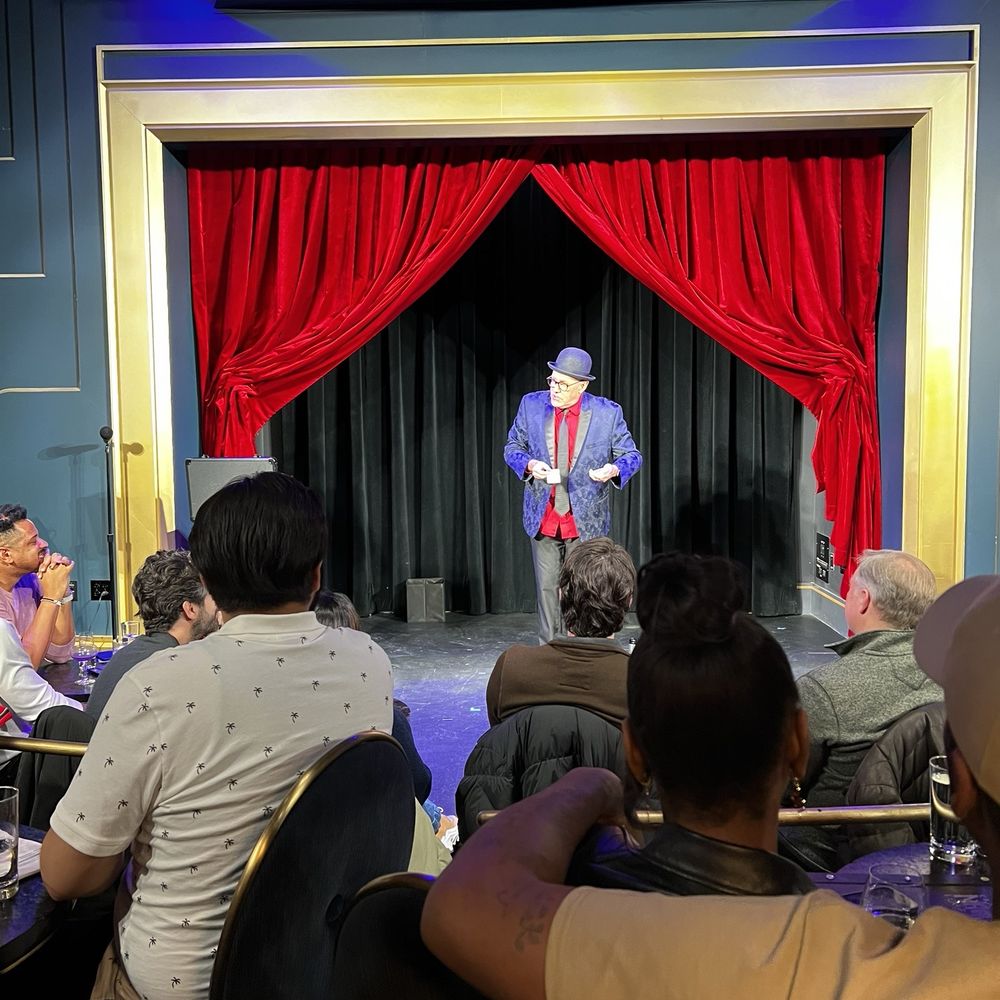 Chicago Magic Lounge - Magicians Near Me - Chicago, Illinois Chicago Magic Lounge - Magicians Near Me - Chicago, Illinois