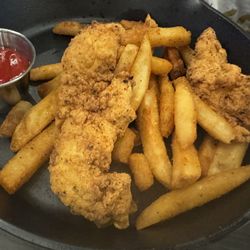 Stoney Creek Bar & Grill - Chicken tenders, salad &  salmon