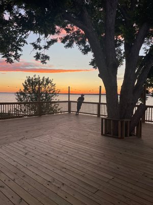 Wet Deck Bar & Grill by null